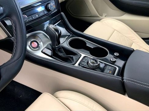 Used 2017 Nissan Maxima Platinum w/ Medallion Package image 17