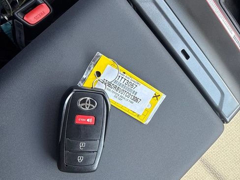 Used 2026 Toyota RAV4 LE FWD image 5