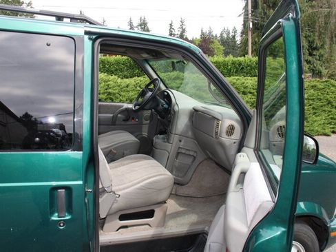 Used 1998 Chevrolet Astro LS RWD image 13