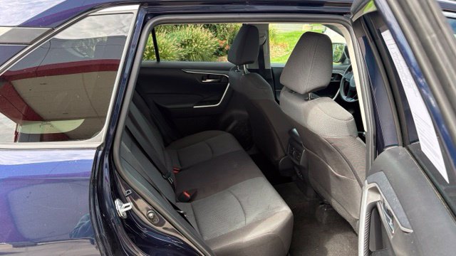 Used 2025 Toyota RAV4 XLE AWD/4WD image 27