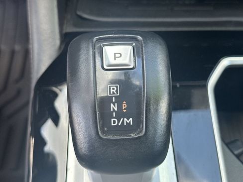 Used 2025 Mitsubishi Outlander SE FWD image 27