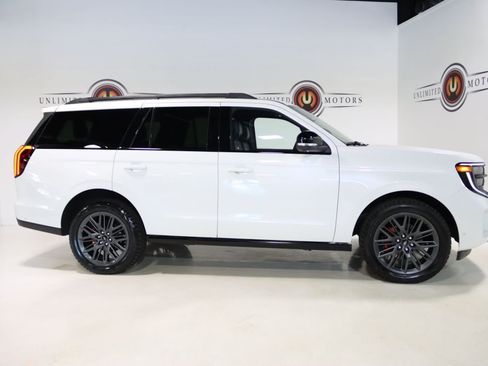 Used 2025 Ford Expedition Platinum w/ Stealth Performance Package AWD/4WD image 5