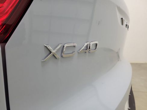 New 2026 Volvo XC40 B5 Ultra w/ Protection Package Premier AWD/4WD image 9