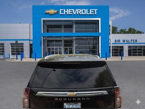 Used 2023 Chevrolet Suburban High Country AWD/4WD image 12