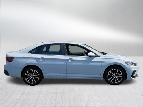 Certified 2026 Volkswagen Jetta SE FWD image 8