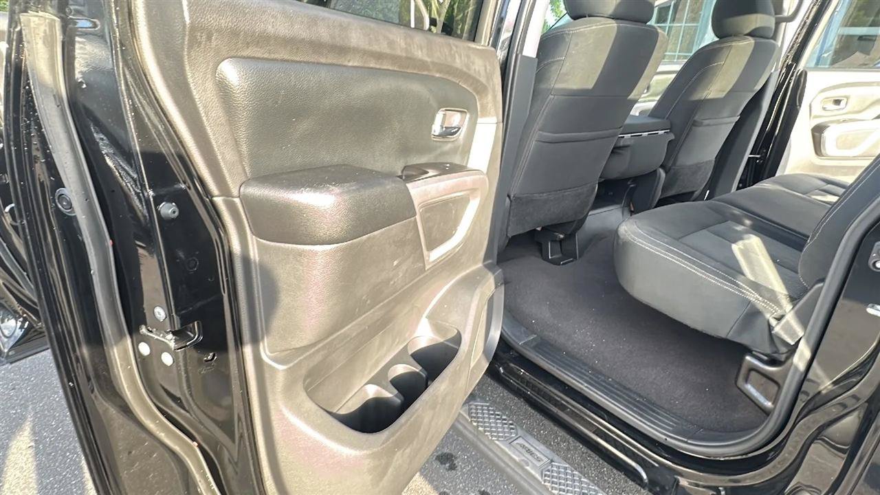 Used 2017 Nissan Titan SV RWD image 22