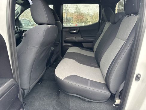 Used 2020 Toyota Tacoma TRD Sport image 34