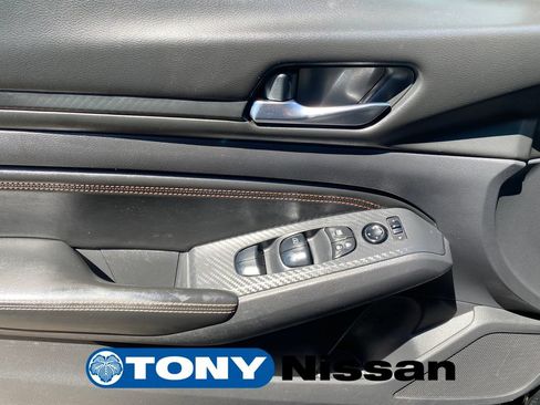 Used 2020 Nissan Altima 2.5 SR FWD image 12