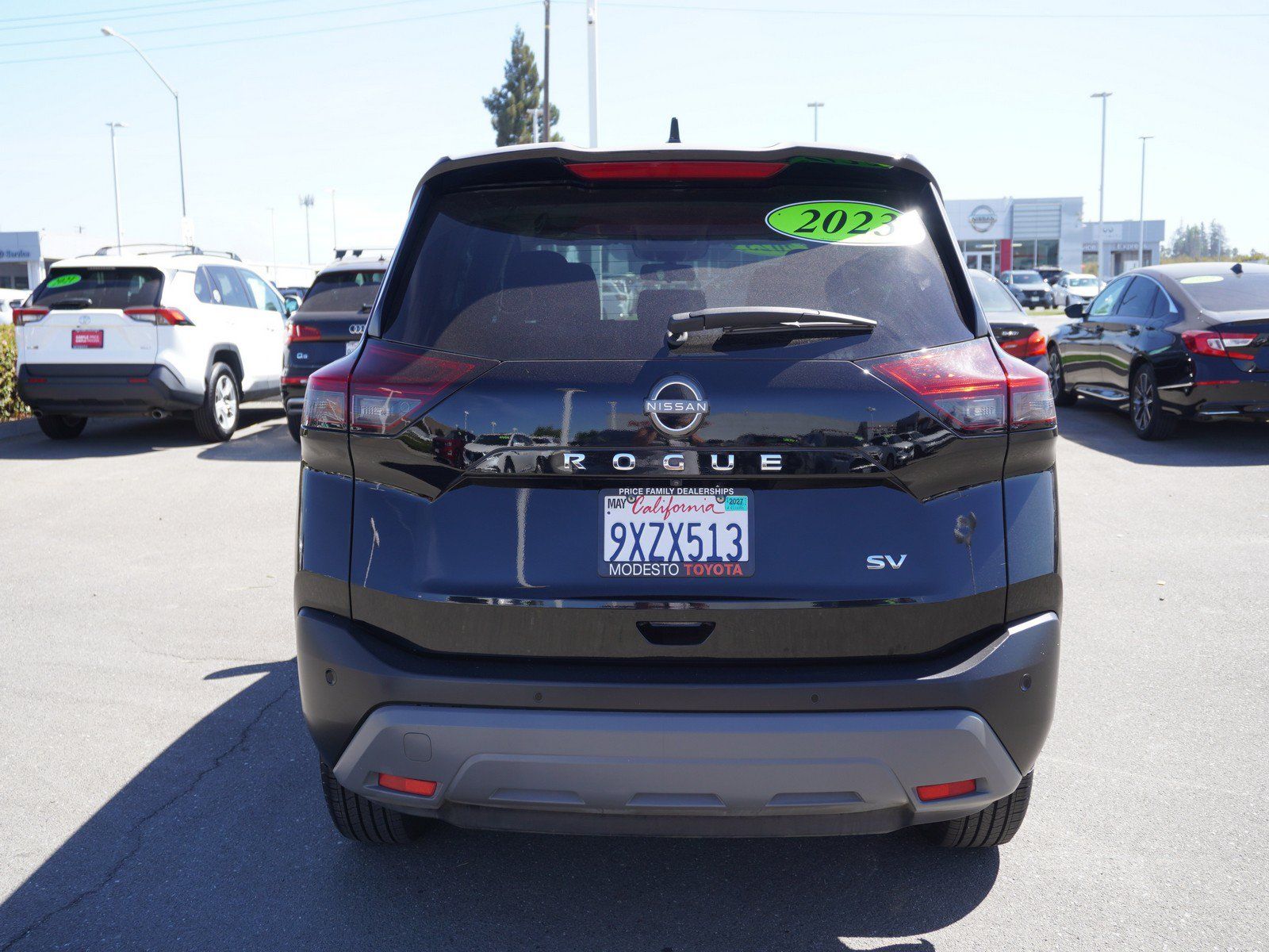 Used 2023 Nissan Rogue SV FWD image 9