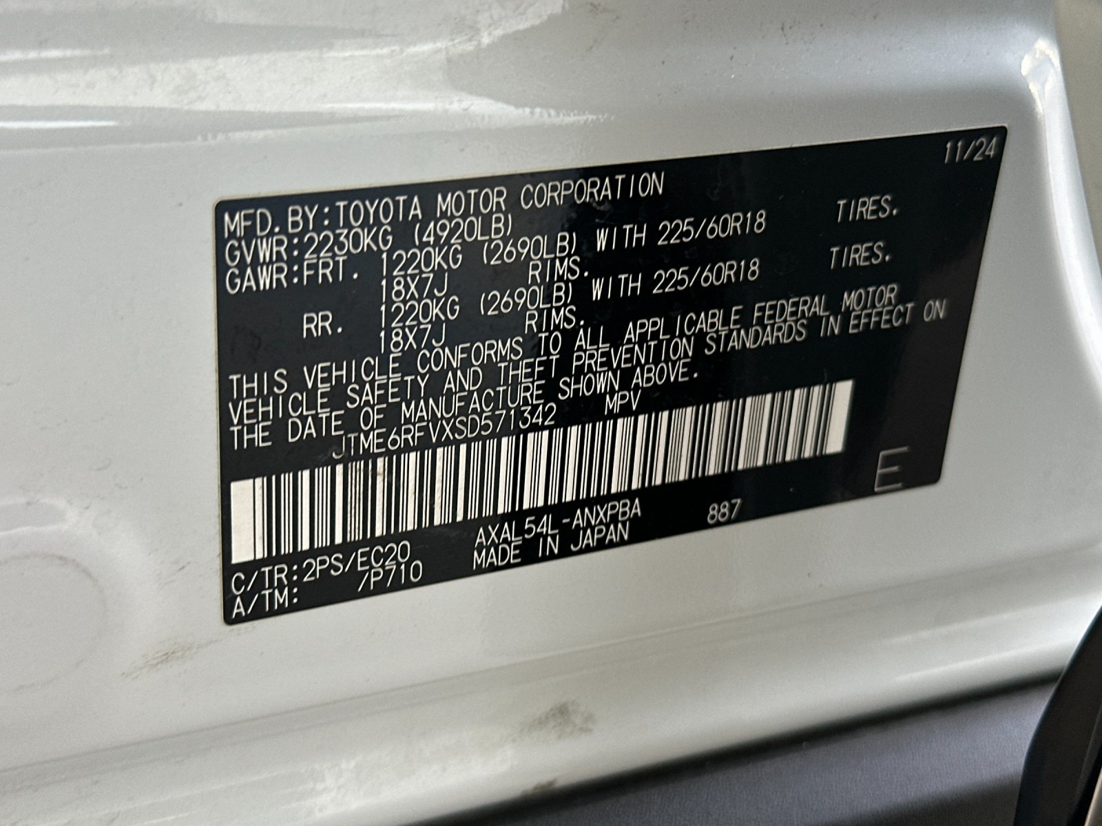 Used 2025 Toyota RAV4 XSE w/ Advanced Technology Package AWD/4WD image 28