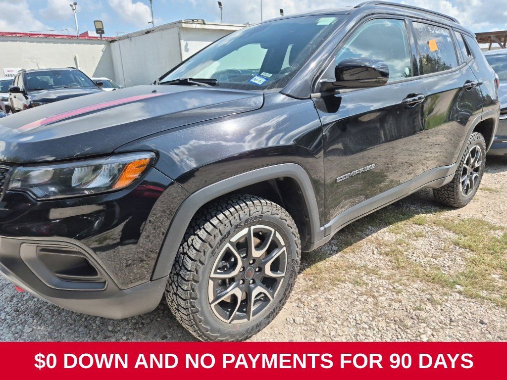 Used 2025 Jeep Compass Trailhawk AWD/4WD image 1