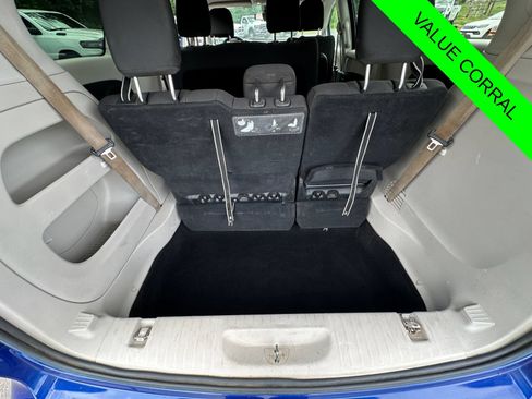 Used 2019 Chrysler Pacifica L FWD image 32