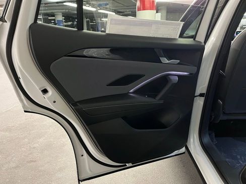 New 2026 Volkswagen Tiguan SE R-Line FWD image 22