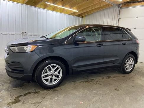Used 2023 Ford Edge SEL image 4