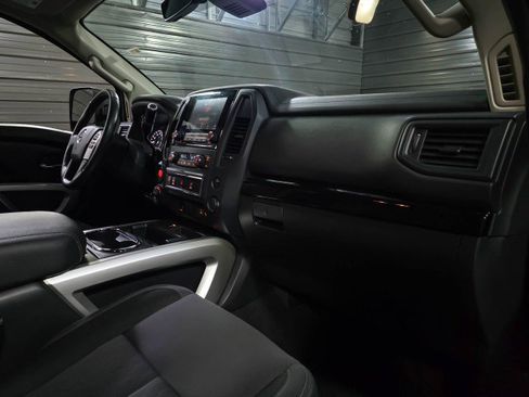 Used 2023 Nissan Titan SV w/ SV Convenience Package image 13