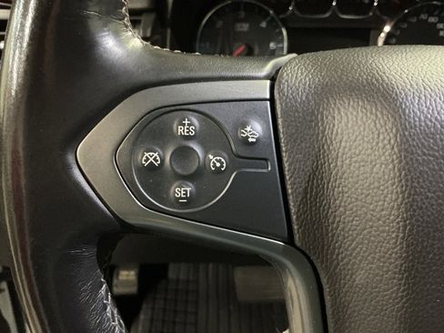 Used 2019 Chevrolet Suburban LT image 16