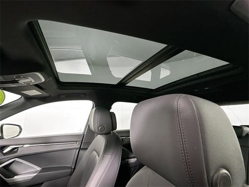 Used 2024 Audi Q3 2.0T Premium image 18