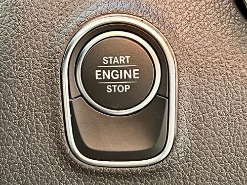 Used 2025 Mercedes-Benz Sprinter 2500 image 36