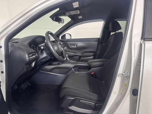 Used 2023 Honda HR-V Sport image 17