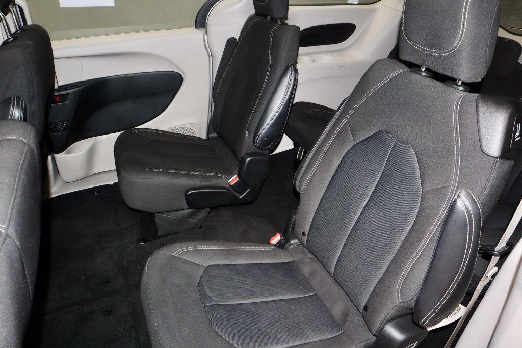 Used 2023 Chrysler Voyager LX FWD image 20