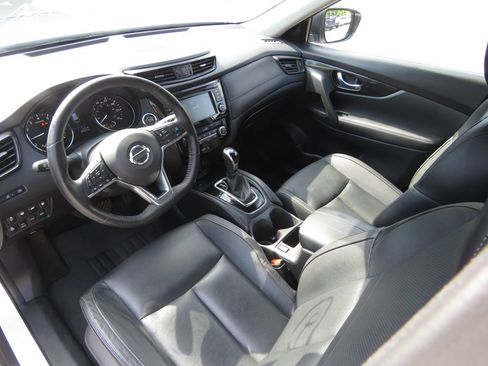 Used 2018 Nissan Rogue SL w/ Premium Package AWD/4WD image 11