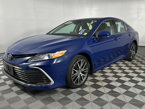 Used 2024 Toyota Camry XLE w/ Cold Weather Package AWD/4WD image 5