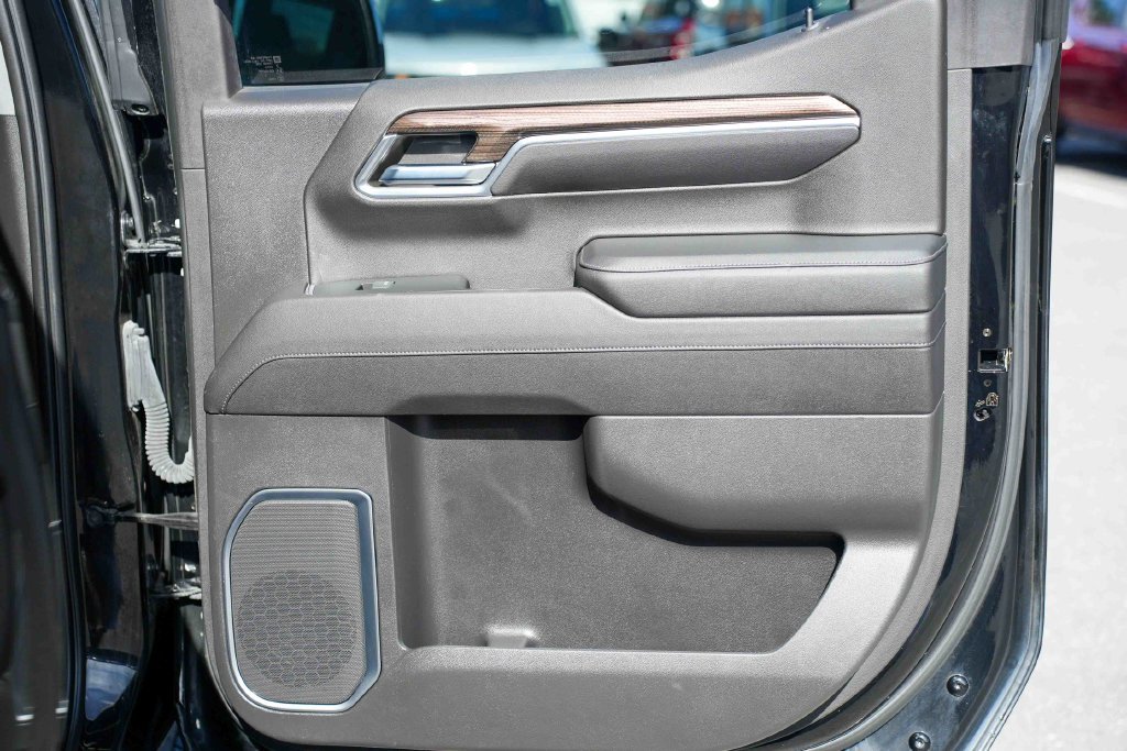 Used 2023 Chevrolet Silverado 1500 LT AWD/4WD image 18
