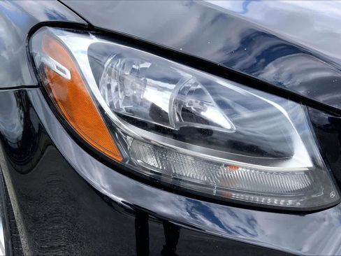 Used 2017 Mercedes-Benz C 300 Sedan image 27