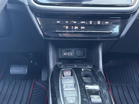 Used 2023 Chevrolet Bolt EUV LT w/ Driver Confidence Package FWD image 19