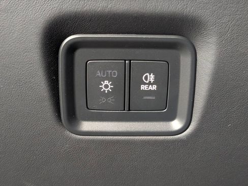 Certified 2025 Porsche Cayenne Coupe image 35