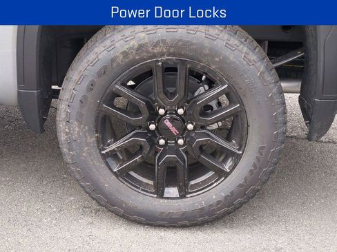 New 2026 GMC Sierra 1500 Elevation image 24