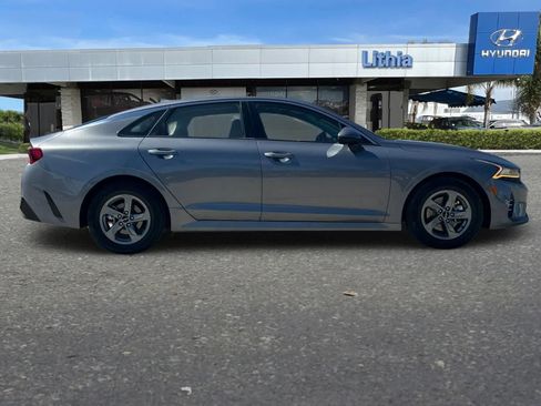 Used 2022 Kia K5 LXS FWD image 9