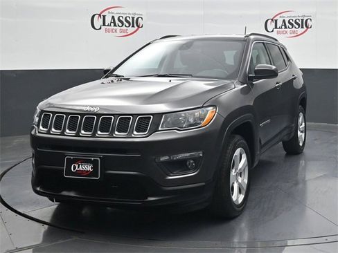 Used 2020 Jeep Compass Latitude w/ Cold Weather Group image 4