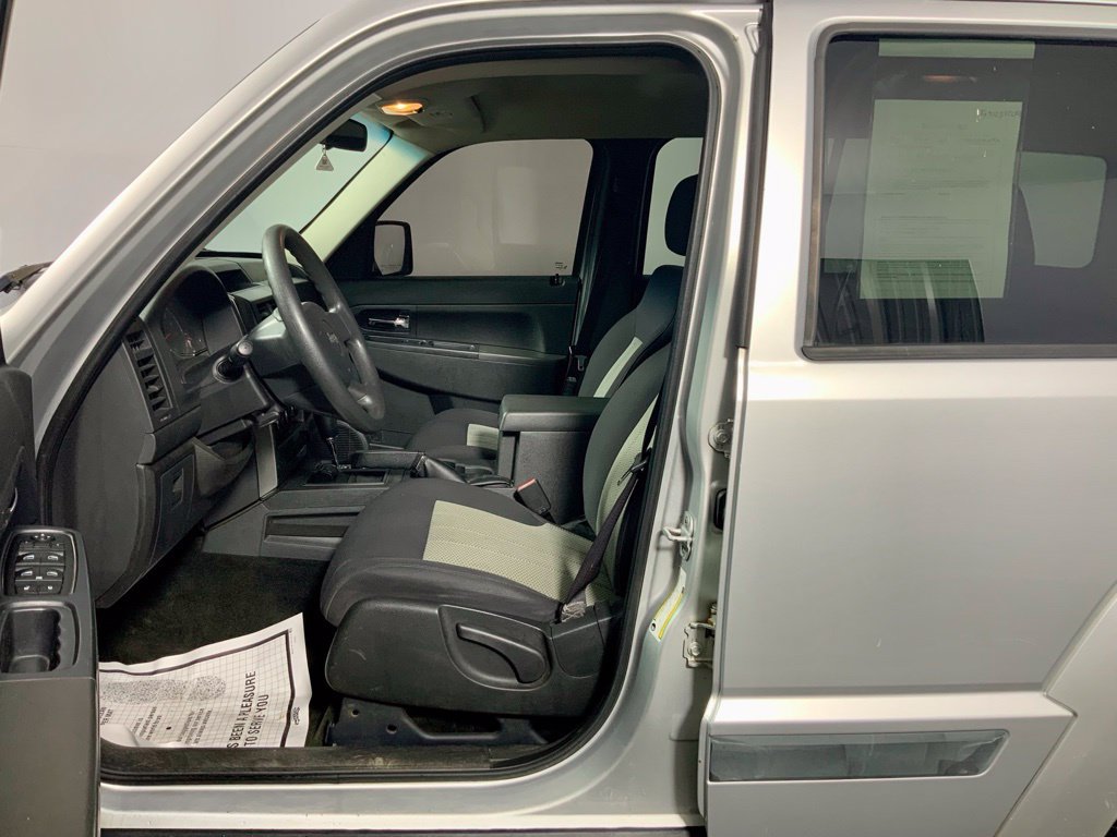 Used 2010 Jeep Liberty Sport w/ Popular Equipment Group AWD/4WD image 18