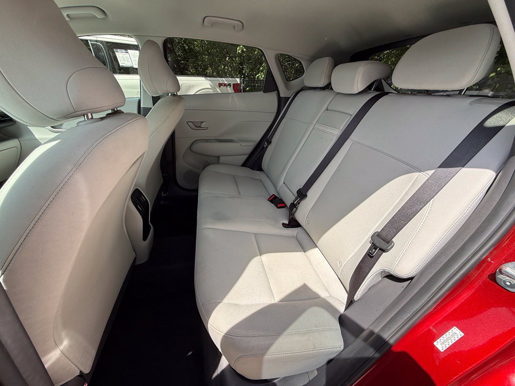 Used 2025 Hyundai Kona SEL FWD image 32