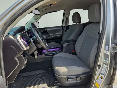 Used 2022 Toyota Tacoma SR5 RWD image 13