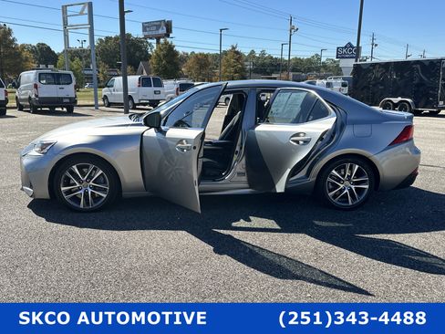 Used 2018 Lexus IS 300 w/ Accessory Package 2 image 31