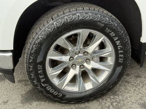 Used 2019 Chevrolet Silverado 1500 LTZ w/ LTZ Premium Package image 4