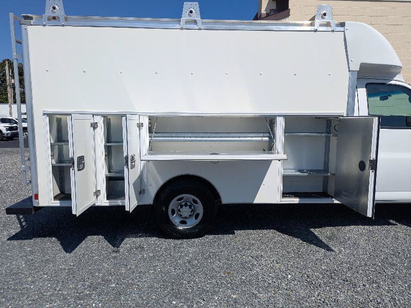 Used 2021 Chevrolet Express 3500 w/ Power Convenience Package RWD image 13