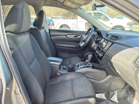 Used 2017 Nissan Rogue SV image 24