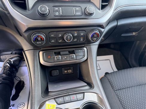 Used 2022 GMC Acadia AT4 image 19