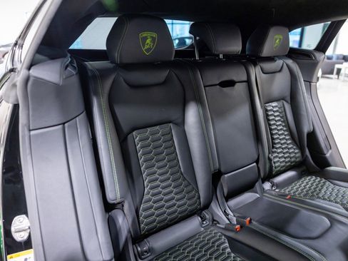 Used 2022 Lamborghini Urus image 32