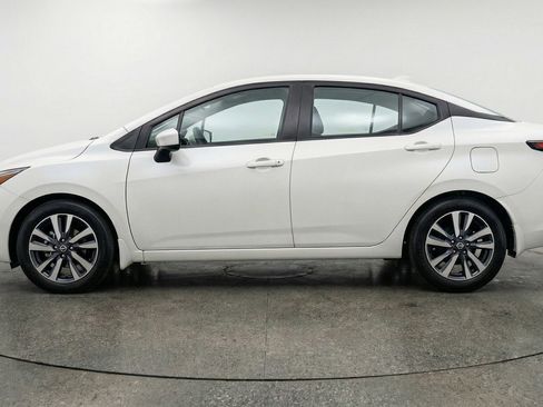 Used 2025 Nissan Versa SV image 5