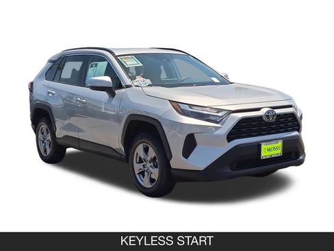 Used 2024 Toyota RAV4 XLE AWD/4WD image 2