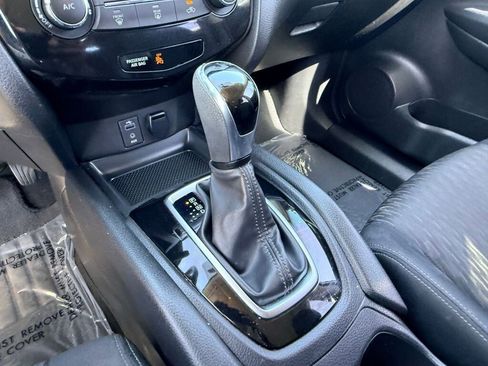 Used 2017 Nissan Rogue S image 22