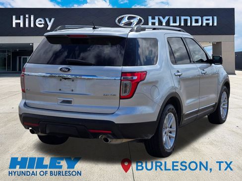 Used 2013 Ford Explorer XLT FWD image 4