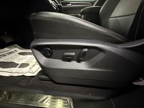 Used 2021 Volkswagen Atlas SE image 95