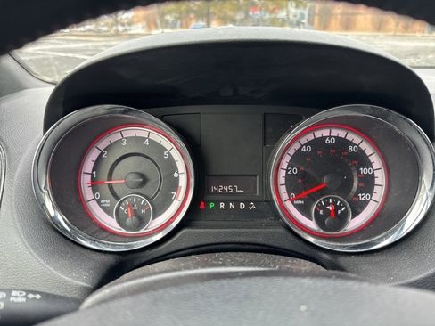 Used 2019 Dodge Grand Caravan SXT image 28