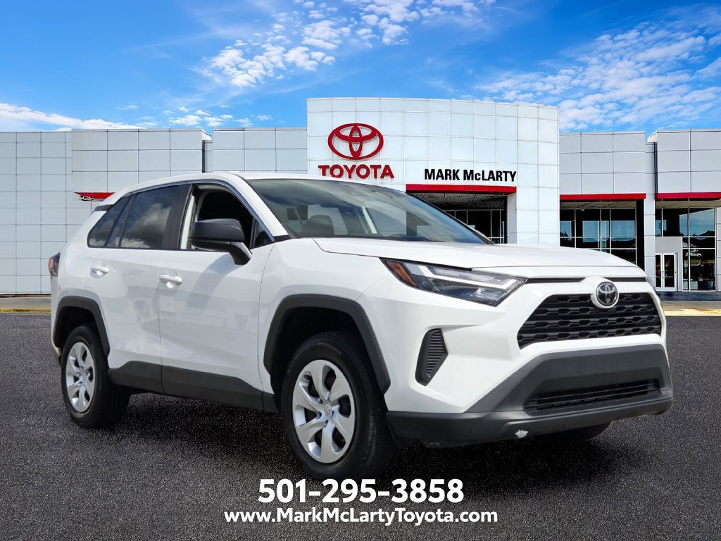 Used 2024 Toyota RAV4 LE FWD image 7