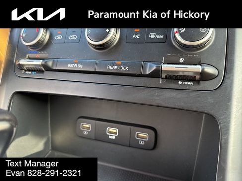 Used 2024 Kia Carnival LX image 28